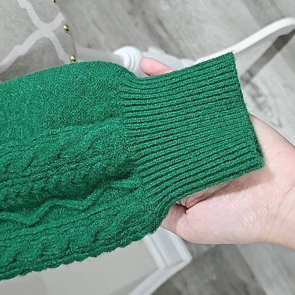Apricot Green Sweater - Picture 2 of 6